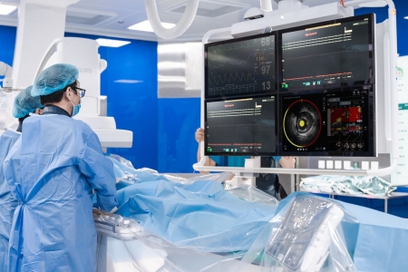 BVĐK Hồng Ngọc ứng dụng công nghệ NIRS-IVUS - “Mắt thần” phát hiện sớm mảng xơ vữa nguy hiểm, phòng ngừa nhồi máu cơ tim