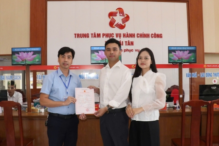 100% hồ sơ qua Trung tâm Phục vụ hành chính công xã Thái Tân được giải quyết đúng và trước hạn