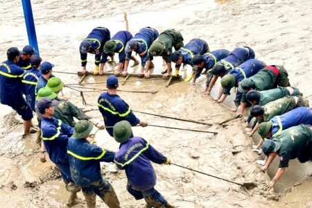 Thủ tướng chỉ đạo tập trung khắc phục nhanh hậu quả mưa lũ tại khu vực Trung Bộ