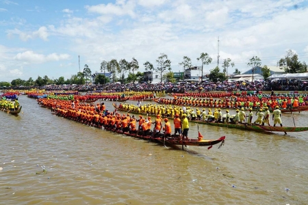 Giải đua ghe Ngo - Lễ hội Oóc Om Bóc Cần Thơ 2025: Khởi tranh quyết liệt, hấp dẫn