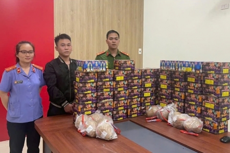 Phá đường dây mua bán hơn 1 tạ pháo nổ từ nước ngoài về Nghệ An