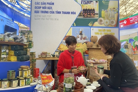 Trà Chính Hà và 'lời hẹn thề' 30 năm trên những bánh xe