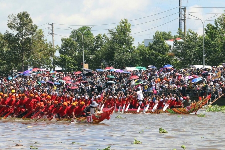 Giải đua ghe Ngo TP. Cần Thơ 2025: Chùa Tum Núp đoạt cú đúp vô địch