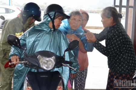 Quảng Ngãi sơ tán hơn 18.000 người trước bão số 13