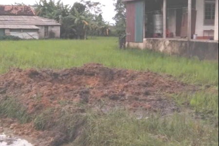 Quảng Trị: Vụ nổ giữa ruộng lúa gần nhà dân là do đạn pháo sót lại sau chiến tranh