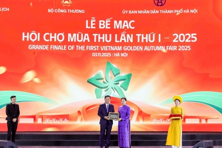 Agribank trao 10 tỷ đồng an sinh xã hội, cùng cả nước hướng về đồng bào vùng bão lũ