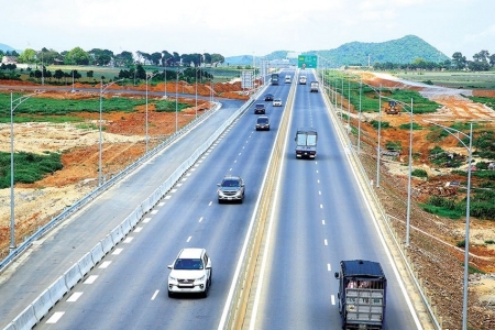 Ninh Bình quyết liệt đẩy mạnh giải ngân vốn đầu tư công năm 2025