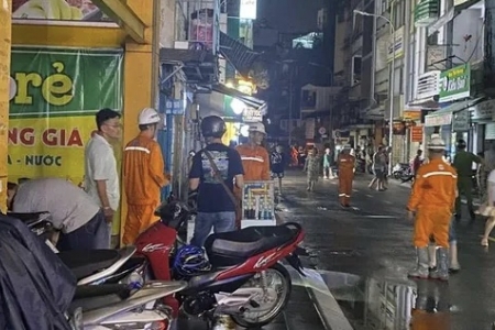 TP. HCM: Điều tra vụ rò điện khiến thiếu niên tử vong khi đi qua đoạn đường ngập ở trung tâm