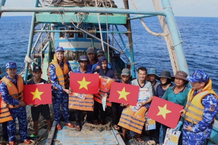 Cảnh sát biển kiên quyết "tuyến chiến" chống khai thác IUU