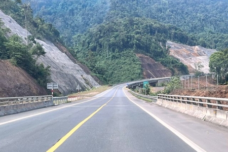 Cao tốc La Sơn - Hòa Liên: Mở tạm một làn, cấm xe tải và xe khách