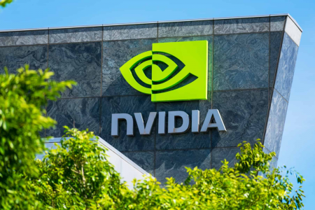 CEO Nvidia xác nhận nhu cầu "cực kỳ mạnh mẽ" đối với chip Blackwell
