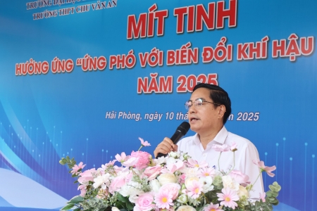 Mít tinh, diễu hành hưởng ứng “Ứng phó với biến đổi khí hậu ngành Y tế” năm 2025