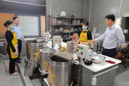 Tây Ninh công bố 2 đường dây nóng, quyết liệt xử lý vi phạm an toàn thực phẩm