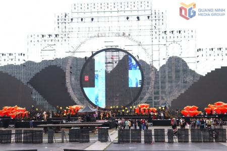Lắp đặt màn hình led tiếp sóng truyền hình trực tiếp concert “Quảng Ninh - Đất mỏ anh hùng” trên toàn tỉnh