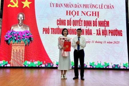 Công bố Quyết định bổ nhiệm Phó Trưởng phòng Văn hóa – Xã hội phường Lê Chân