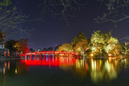 Hà Nội mùa lễ hội – khi không gian phố phường khoác áo mới