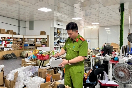 Công an Lạng Sơn tăng cường đấu tranh chống buôn lậu, gian lận thương mại và hàng giả