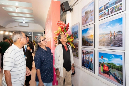 Khai mạc Triển lãm nhiếp ảnh “Học tập và làm theo tư tưởng, đạo đức, phong cách Hồ Chí Minh”