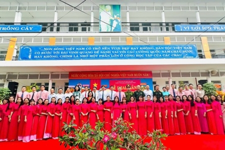 Đà Nẵng: Một số trường học có thư ngỏ, xin phép không nhận hoa nhân Ngày Nhà giáo Việt Nam