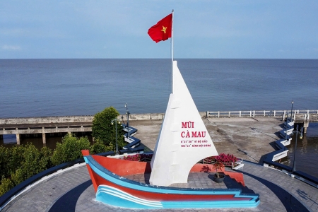 Cà Mau hướng tới cực tăng trưởng xanh với hai trụ cột: năng lượng tái tạo và nông nghiệp sạch