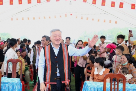 Phó Thủ tướng Thường trực Nguyễn Hòa Bình dự Ngày hội Đại đoàn kết toàn dân tộc tại Quảng Ngãi