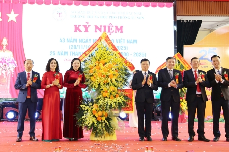 Bắc Ninh: Trường Trung học phổ thông Từ Sơn kỷ niệm 25 năm thành lập