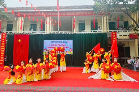 Trường Tiểu học Tân Thành (Ninh Bình): Tưng bừng Hội diễn văn nghệ tri ân thầy cô