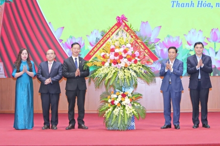 Lãnh đạo tỉnh Thanh Hóa gặp mặt nhà giáo, học sinh, sinh viên tiêu biểu