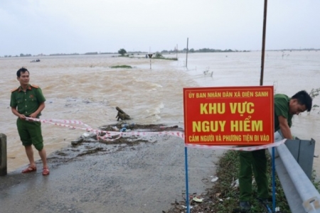Mưa lớn tiếp diễn, Quảng Trị ghi nhận hơn 1.500 hộ ngập, nhiều tuyến giao thông chia cắt