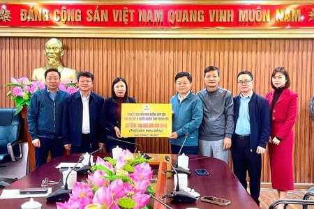 Công ty Cổ phần Mía đường Lam Sơn ủng hộ Quỹ “Vì người nghèo”