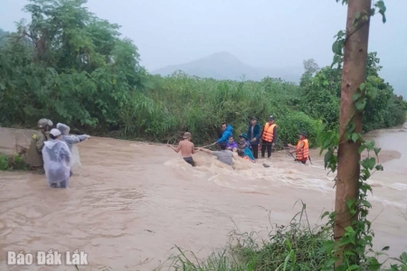 Đắk Lắk tập trung ứng phó và kịp thời khắc phục hậu quả mưa lũ, sạt lở đất