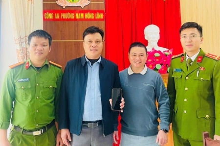 Bất ngờ nhận được gần 720 triệu đồng trong tài khoản, nhờ công an tìm người trả lại