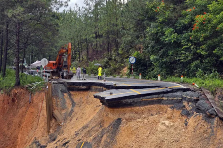 Cục Đường bộ hỗ trợ khẩn cấp 5.000 rọ đá cho tỉnh Lâm Đồng giải quyết tắc đường