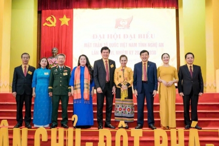 Bà Võ Thị Minh Sinh tái cử Chủ tịch Ủy ban MTTQ Việt Nam tỉnh Nghệ An