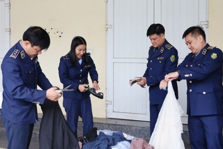 Hà Tĩnh: Tiêu huỷ gần 18.750 sản phẩm hàng hoá không rõ nguồn gốc