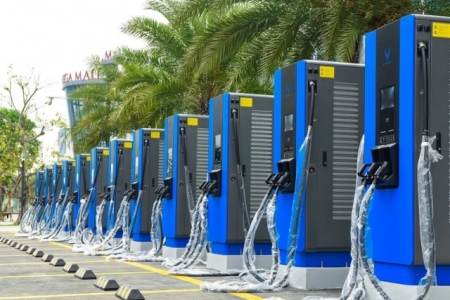 Quảng Trị đề xuất thí điểm trạm sạc điện tại các bãi đỗ xe công cộng