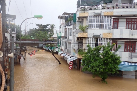 Một số hình ảnh lũ lụt đang diễn ra tại Nha Trang
