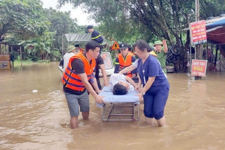 Đắk Lắk khắc phục môi trường và phòng, chống dịch bệnh truyền nhiễm sau lụt bão