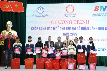 Bắc Ninh: Trao học bổng "Chắp cánh ước mơ" cho trẻ em có hoàn cảnh khó khăn