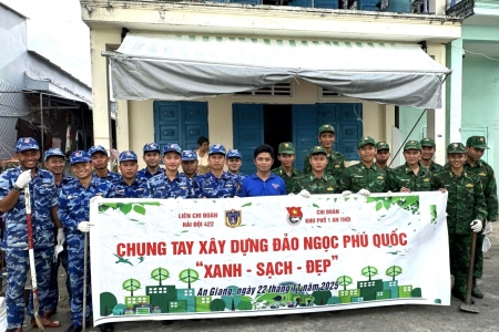 Hải đội 422 phát huy sức trẻ “Giữ sạch Đảo Ngọc”