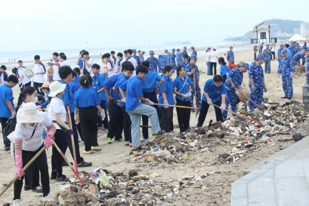 TP HCM: Phường Tam Thắng ra quân “Ngày chủ nhật xanh” bảo vệ môi trường