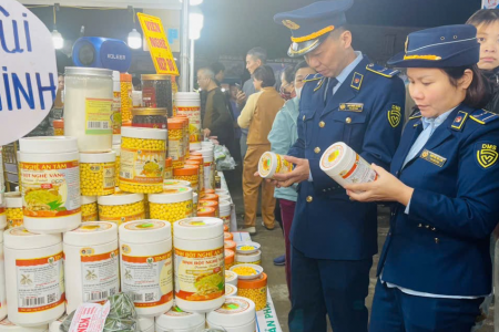 QLTT Lào Cai siết chặt kiểm soát Hội chợ Việt – Trung, đảm bảo 500 gian hàng tuân thủ chất lượng