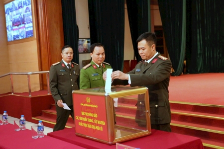 Công an TP. Hà Nội: Quyên góp, ủng hộ người dân các tỉnh bị thiệt hại do bão lũ