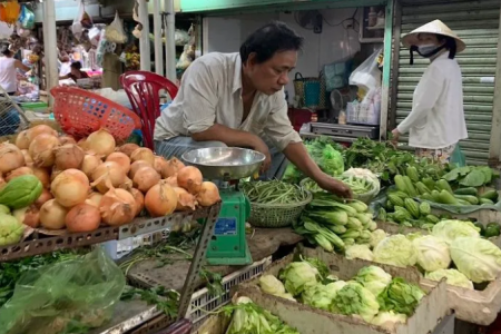 Tăng cường kiểm soát thị trường, ngăn chặn đầu cơ, tăng giá trong mưa lũ