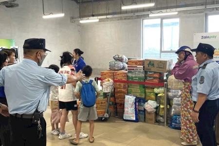 Metro TP. HCM tiếp nhận hơn 180 tấn hàng cứu trợ gửi vùng lũ