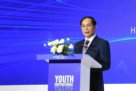 Dân số vàng không thể trở thành “năng lực vàng” nếu thế hệ trẻ không chủ động vươn lên