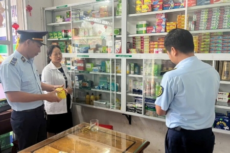 Quảng Trị tăng cường kiểm soát thị trường y tế vùng cao biên giới