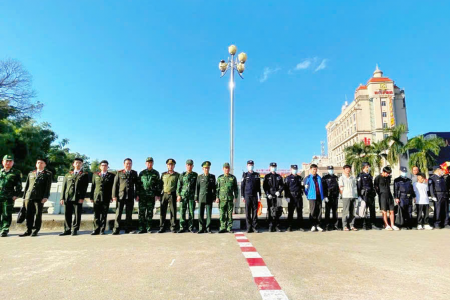 Công an TP. Hà Nội phối hợp, trục xuất 5 đối tượng nhập cảnh trái phép vào Việt Nam