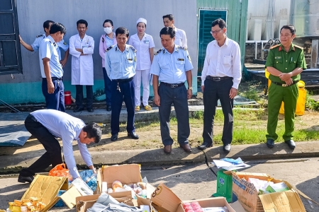 Cà Mau: Tiêu hủy lô mỹ phẩm nhập lậu trị giá gần 50 triệu đồng