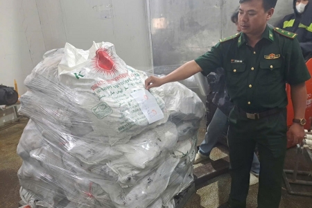 Cà Mau: Bắt giữ xe tải chở hơn 15 tấn hải sản không nguồn gốc